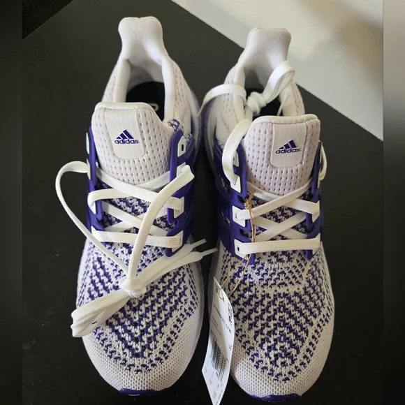 Brand New!! NWT ADIDAS Ultra BOOST Athletic Shoes Size Womens 6.5 - Picture 4 of 10
